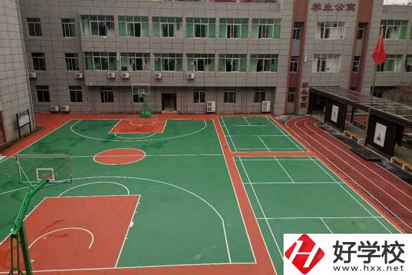 長沙康明職業(yè)中專學(xué)校環(huán)境怎么樣？有哪些專業(yè)？